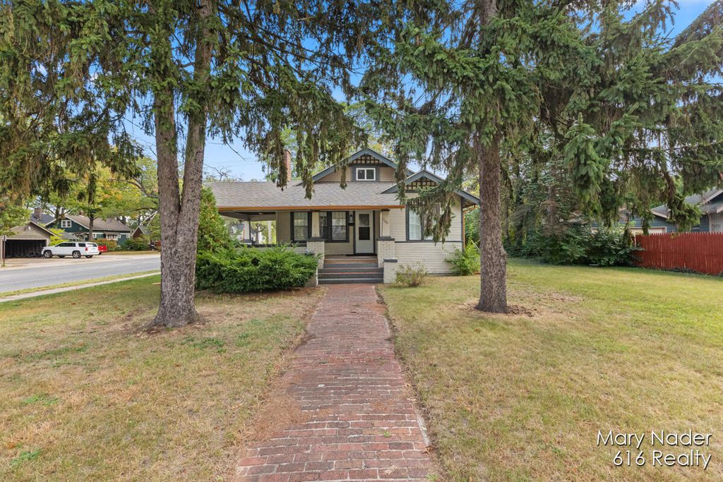 2200 Peck Street, Muskegon, MI 49444