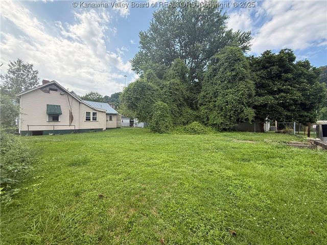 1319 Bigley Avenue, Charleston, WV 25302