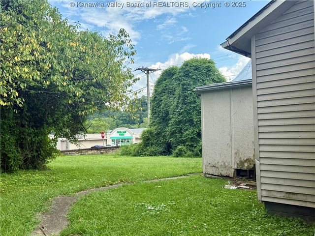 1319 Bigley Avenue, Charleston, WV 25302