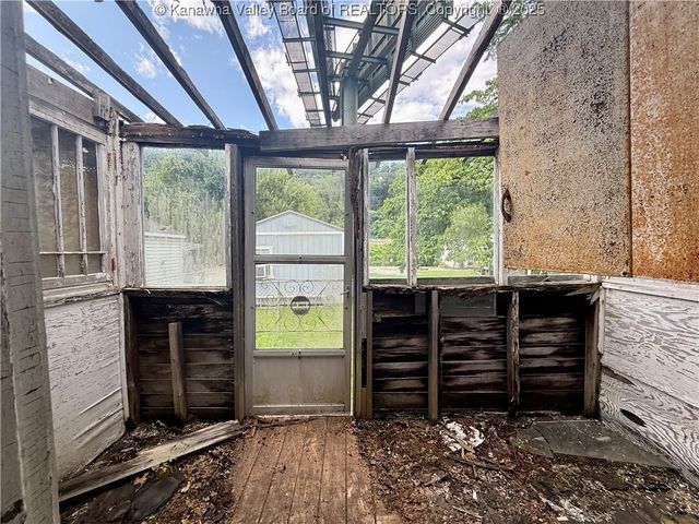 1319 Bigley Avenue, Charleston, WV 25302