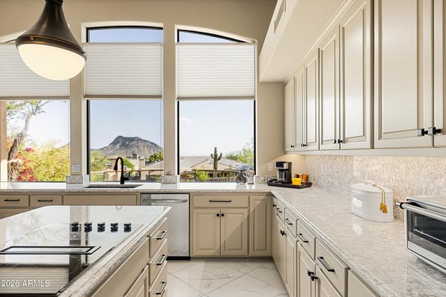 13641 E CHARTER OAK Drive, Scottsdale, AZ 85259