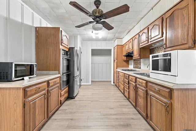 750 Kentucky Ave, Port Allen, LA 70767