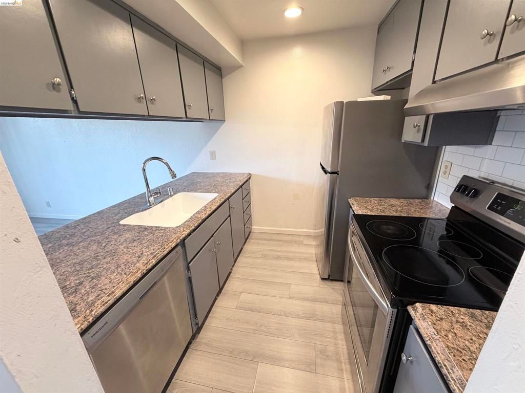 Image 10 of property listing at 2505 Sonora Ln, Antioch, CA 94509
