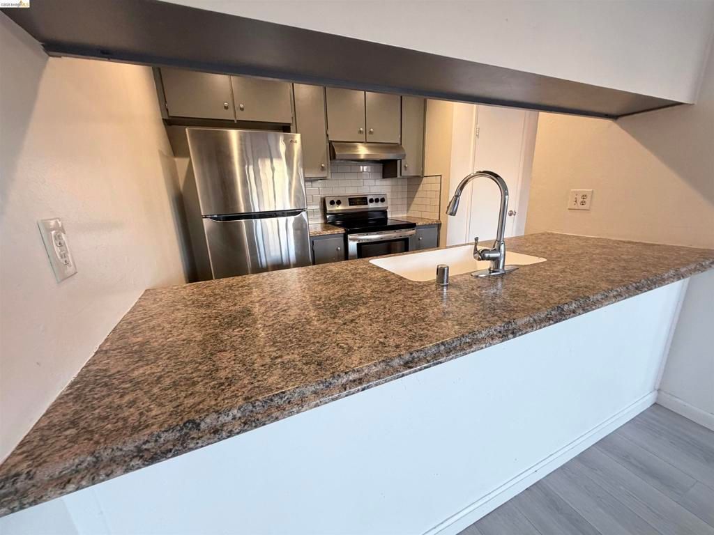 Image 12 of property listing at 2505 Sonora Ln, Antioch, CA 94509
