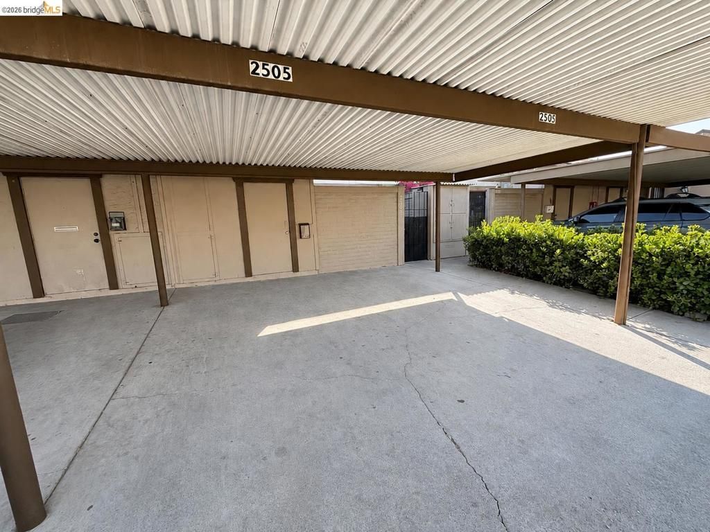 Image 2 of property listing at 2505 Sonora Ln, Antioch, CA 94509