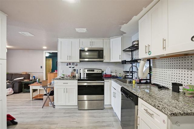 22 N MELBOURNE STREET, Beverly Hills, FL 34465