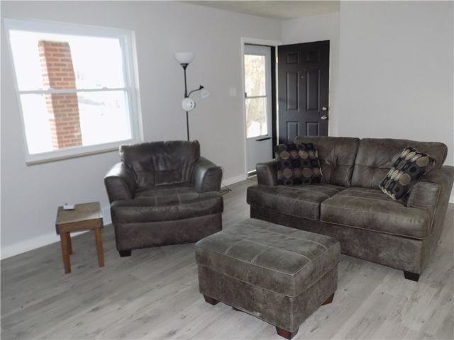 5850 Heberton Dr, Penn Hills, PA 15147