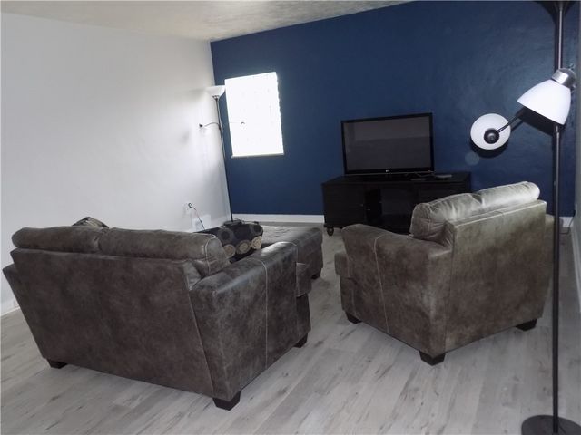 5850 Heberton Dr, Penn Hills, PA 15147