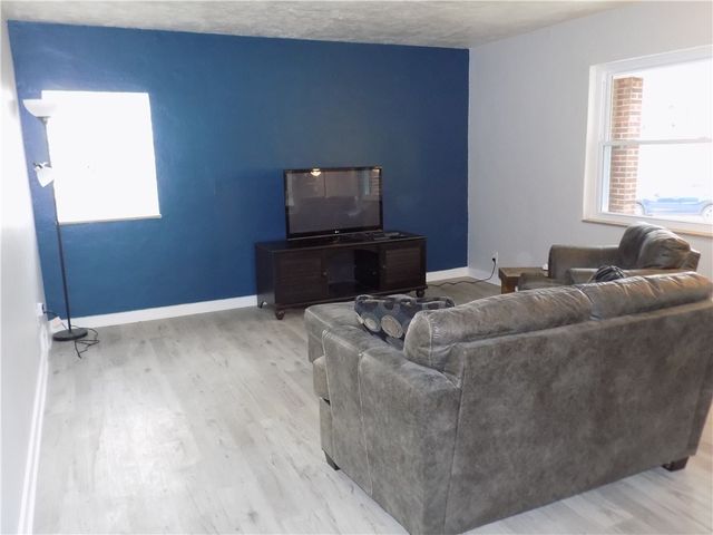 5850 Heberton Dr, Penn Hills, PA 15147