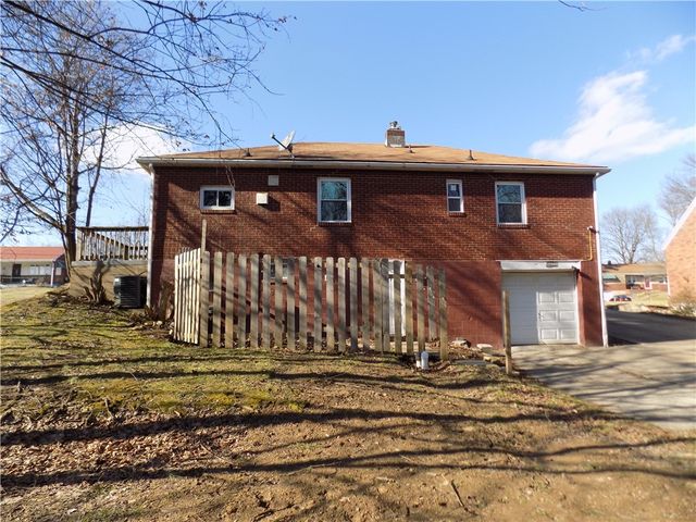 5850 Heberton Dr, Penn Hills, PA 15147