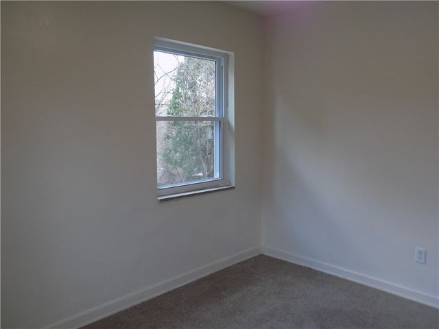 5850 Heberton Dr, Penn Hills, PA 15147