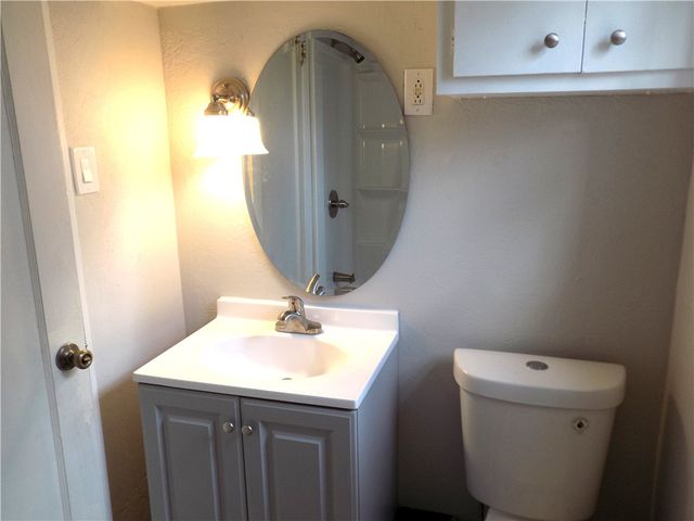 5850 Heberton Dr, Penn Hills, PA 15147