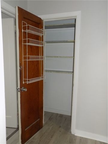 5850 Heberton Dr, Penn Hills, PA 15147