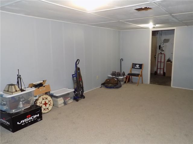 5850 Heberton Dr, Penn Hills, PA 15147