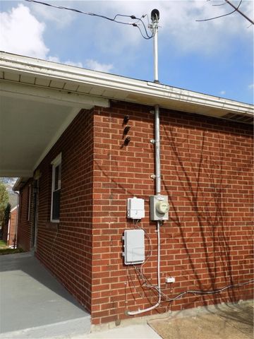 5850 Heberton Dr, Penn Hills, PA 15147