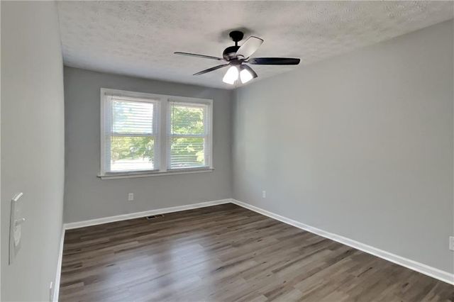 524 Meadowfield Court, Lawrenceville, GA 30043