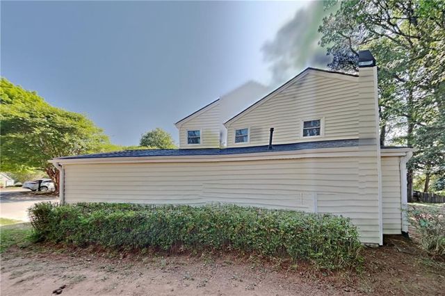 524 Meadowfield Court, Lawrenceville, GA 30043