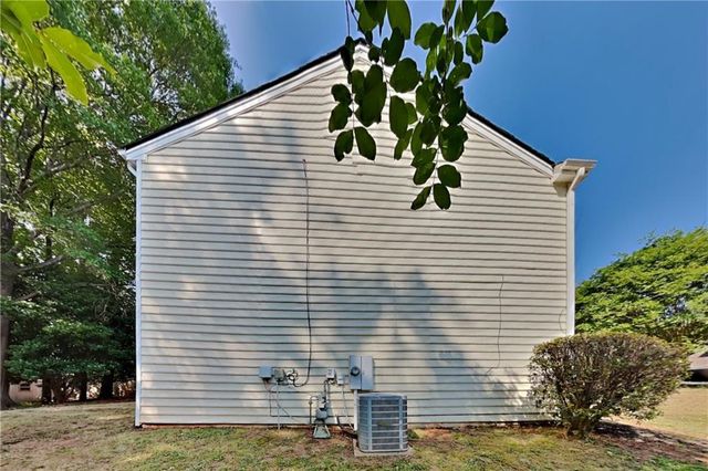 524 Meadowfield Court, Lawrenceville, GA 30043