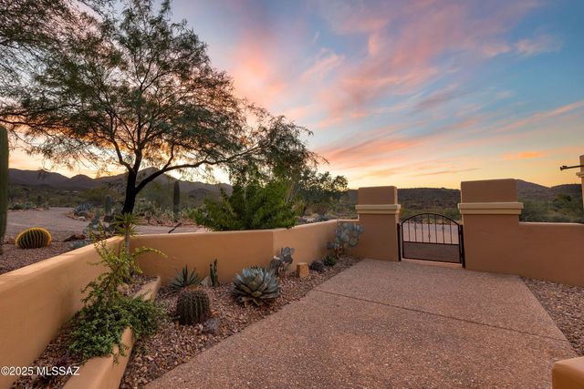 6539 W El Camino Del Cerro, Tucson, AZ 85745