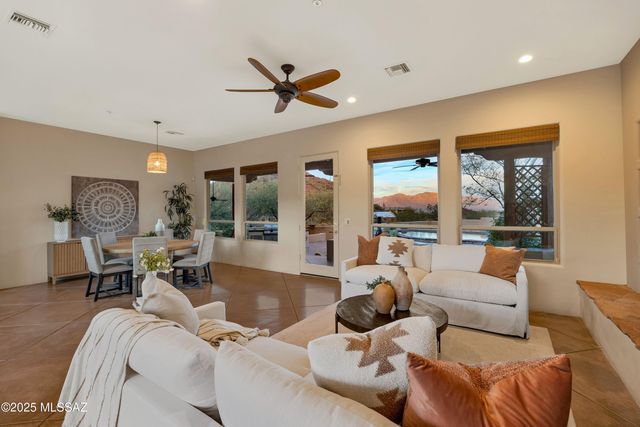 6539 W El Camino Del Cerro, Tucson, AZ 85745