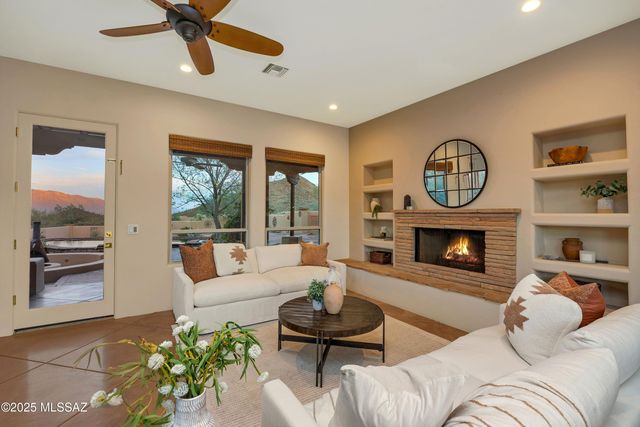 6539 W El Camino Del Cerro, Tucson, AZ 85745