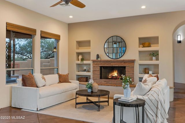 6539 W El Camino Del Cerro, Tucson, AZ 85745