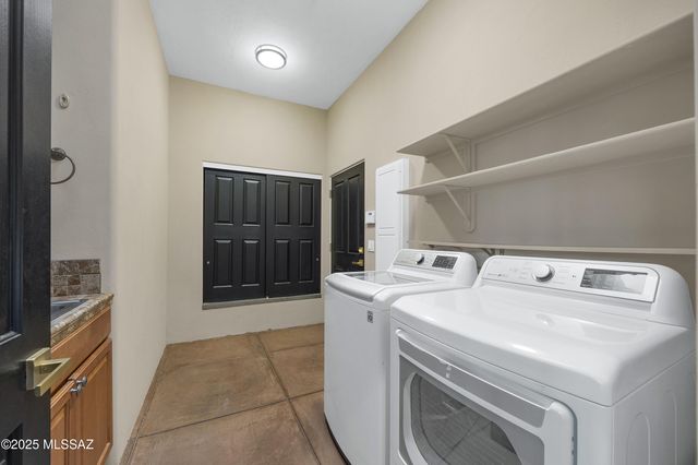 6539 W El Camino Del Cerro, Tucson, AZ 85745