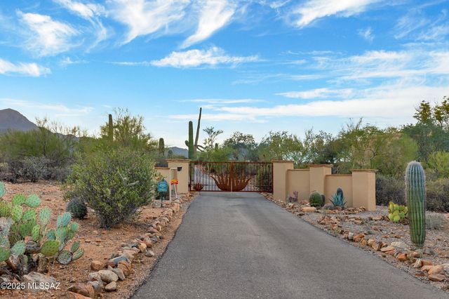 6539 W El Camino Del Cerro, Tucson, AZ 85745