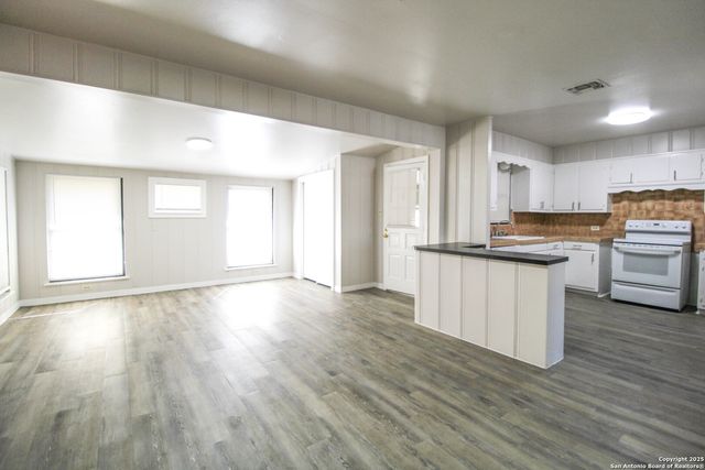 434 Cosgrove, San Antonio, TX 78210