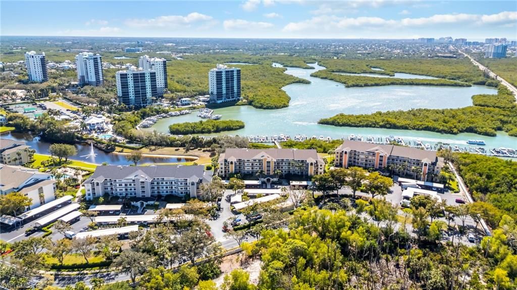 320 Horse Creek DR 308, NAPLES, FL 34110 — exterior