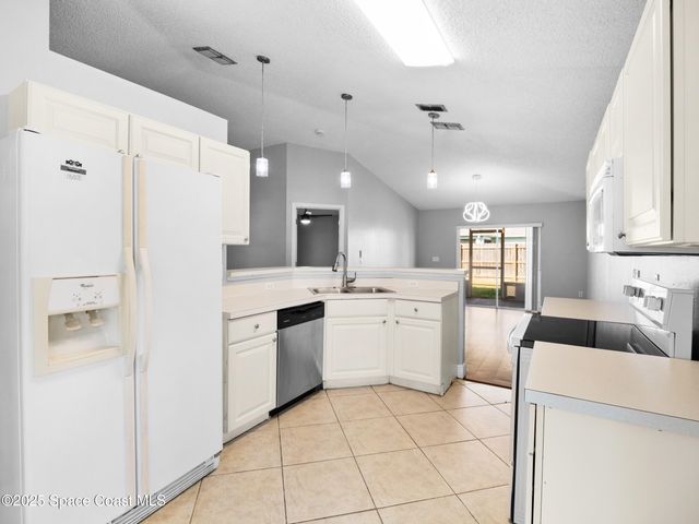 1106 White Oak Circle, Melbourne, FL 32934