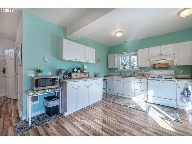 1673 OLIVE Aly, Eugene, OR 97401