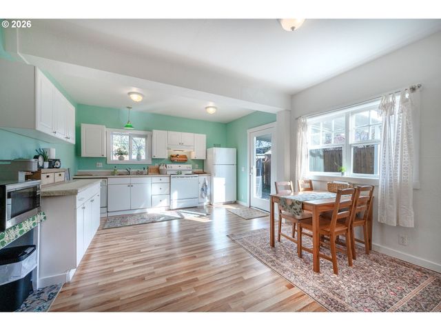 1673 OLIVE Aly, Eugene, OR 97401