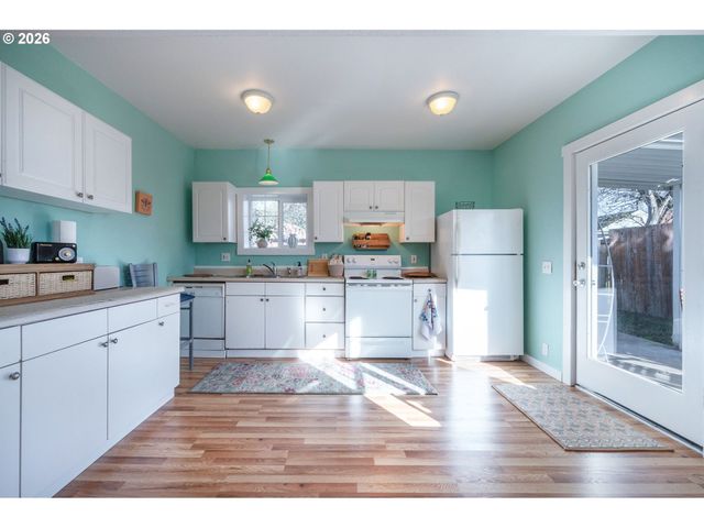 1673 OLIVE Aly, Eugene, OR 97401