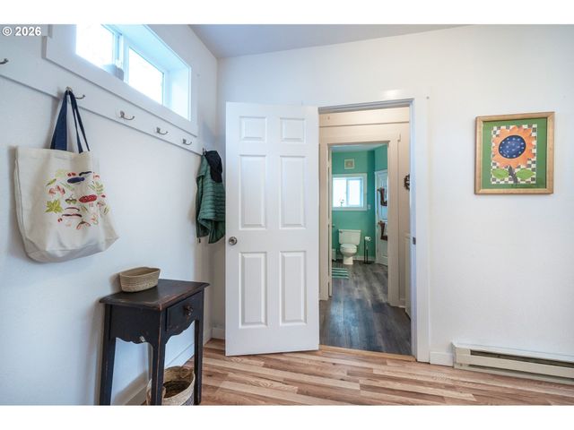 1673 OLIVE Aly, Eugene, OR 97401