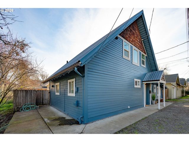 1673 OLIVE Aly, Eugene, OR 97401