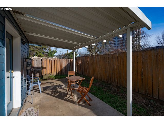 1673 OLIVE Aly, Eugene, OR 97401