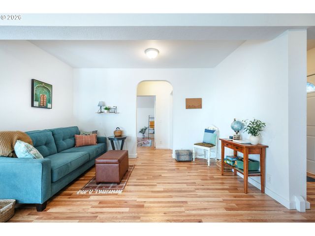 1673 OLIVE Aly, Eugene, OR 97401