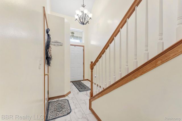 5485 GREENWAY Drive 81, Trenton, MI 48183