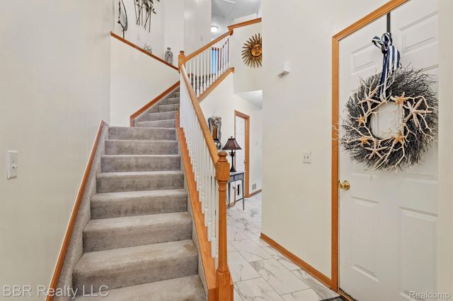 5485 GREENWAY Drive 81, Trenton, MI 48183