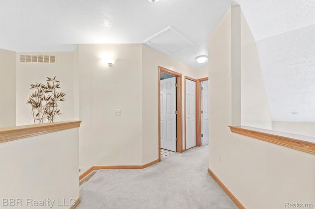 5485 GREENWAY Drive 81, Trenton, MI 48183