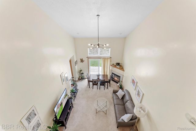 5485 GREENWAY Drive 81, Trenton, MI 48183