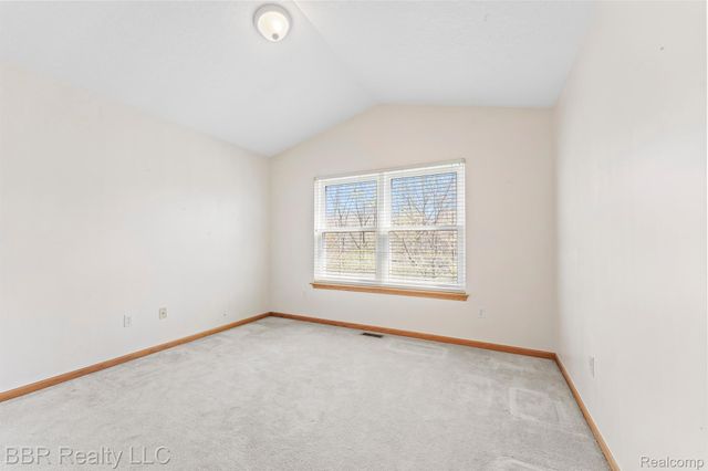 5485 GREENWAY Drive 81, Trenton, MI 48183