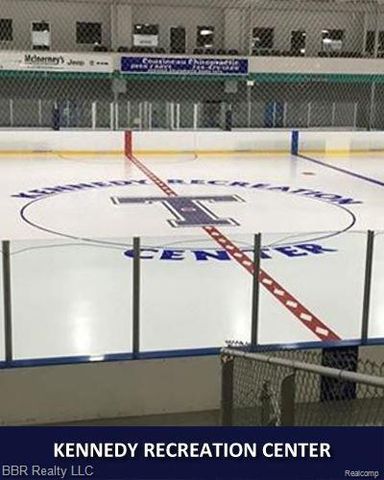 5485 GREENWAY Drive 81, Trenton, MI 48183