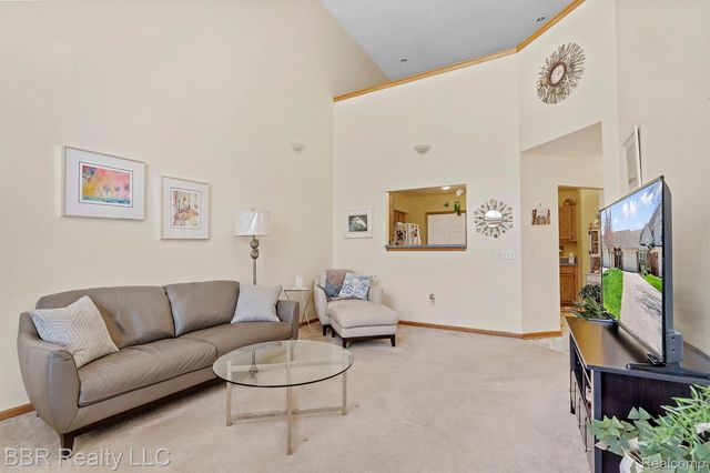 5485 GREENWAY Drive 81, Trenton, MI 48183