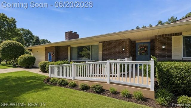 1661 Madeline Drive, Lapeer, MI 48446
