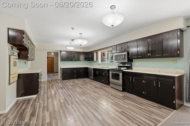 1661 Madeline Drive, Lapeer, MI 48446