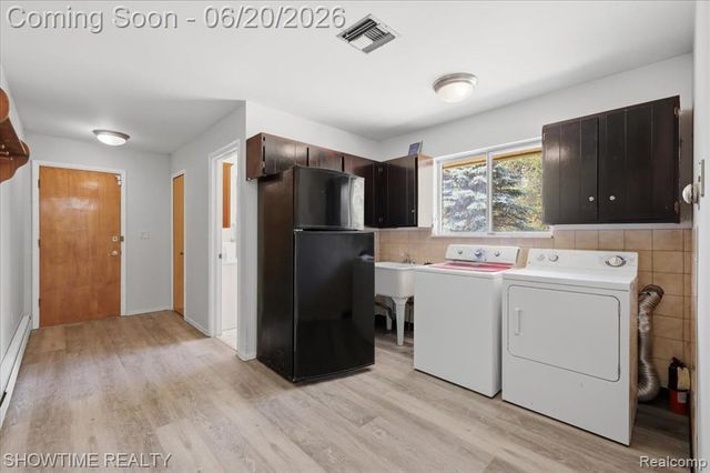 1661 Madeline Drive, Lapeer, MI 48446