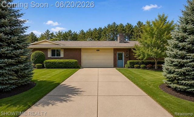 1661 Madeline Drive, Lapeer, MI 48446