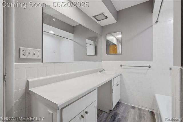 1661 Madeline Drive, Lapeer, MI 48446
